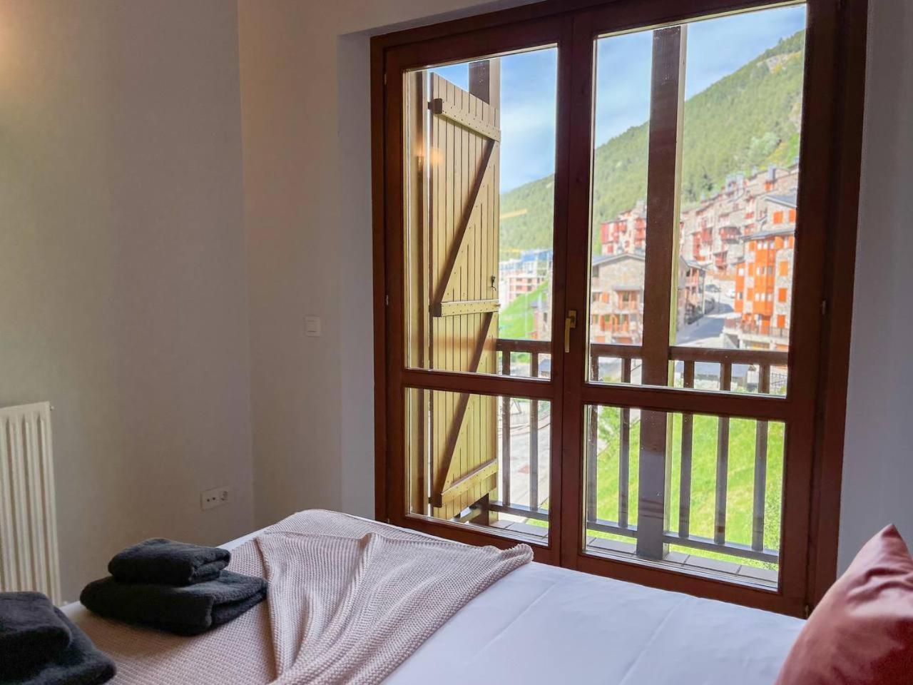 Atico De 3 Con Vistas Al Valle De Incles Y Balcon - 6pax - Parking Incluido L By Bonesvacances Apartamento *