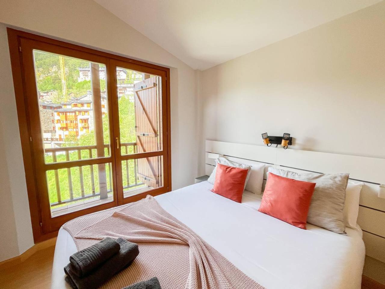Atico De 3 Con Vistas Al Valle De Incles Y Balcon - 6pax - Parking Incluido L By Bonesvacances Soldeu