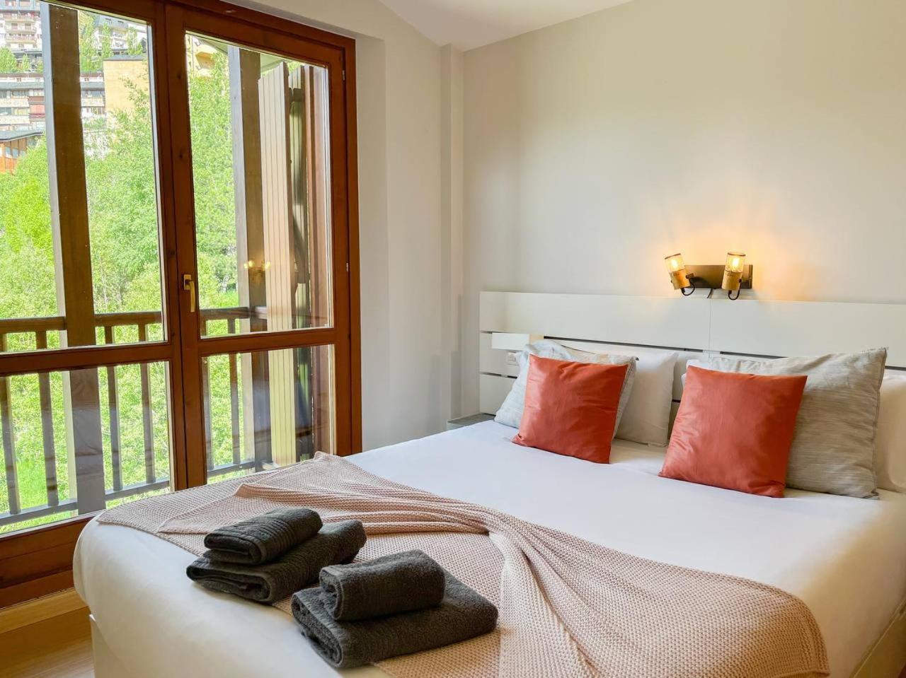 Apartamento Atico De 3 Con Vistas Al Valle De Incles Y Balcon - 6pax - Parking Incluido L By Bonesvacances *