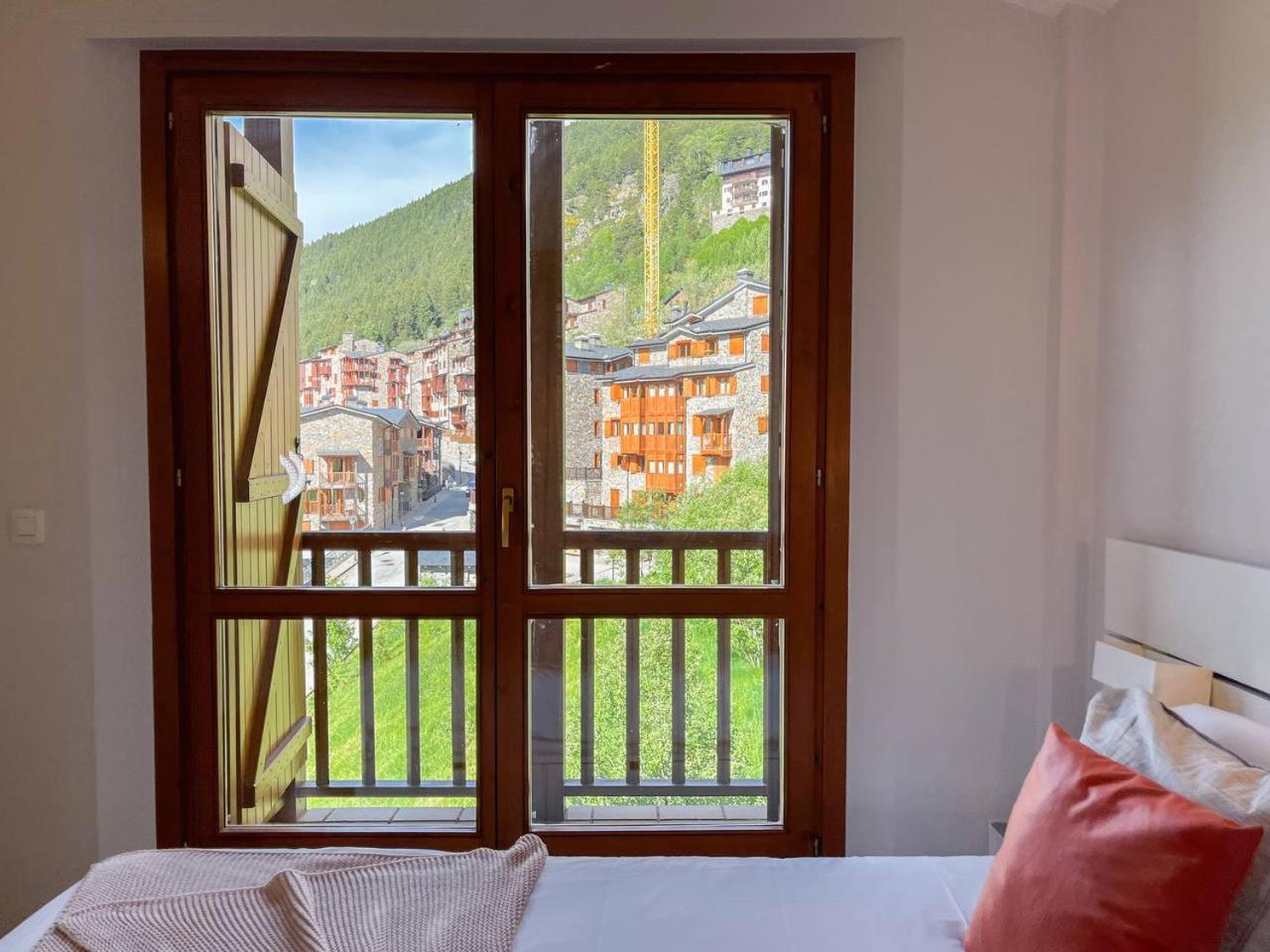 Atico De 3 Con Vistas Al Valle De Incles Y Balcon - 6pax - Parking Incluido L By Bonesvacances Apartamento *