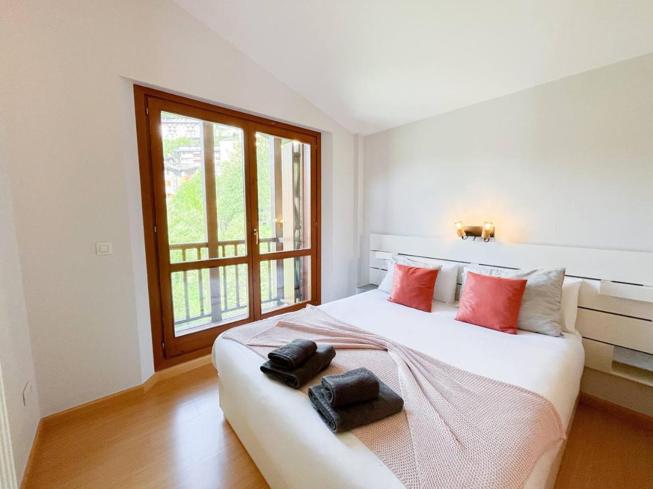 Apartamento Atico De 3 Con Vistas Al Valle De Incles Y Balcon - 6pax - Parking Incluido L By Bonesvacances